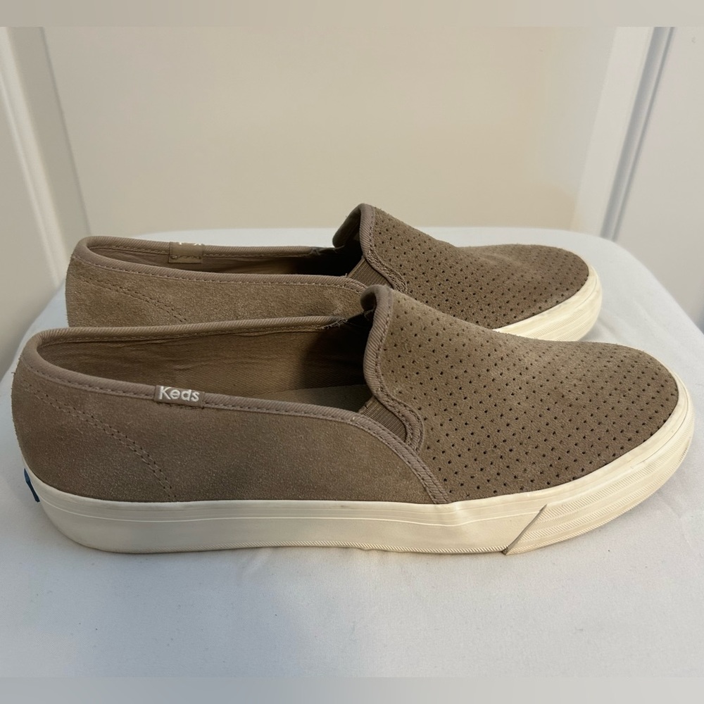 KEDS WOMENS DOUBLE DECKER PERF SLIP ON SNEAKER